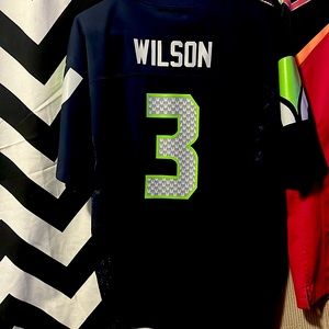 Russel Wilson jersey, size youth XL,